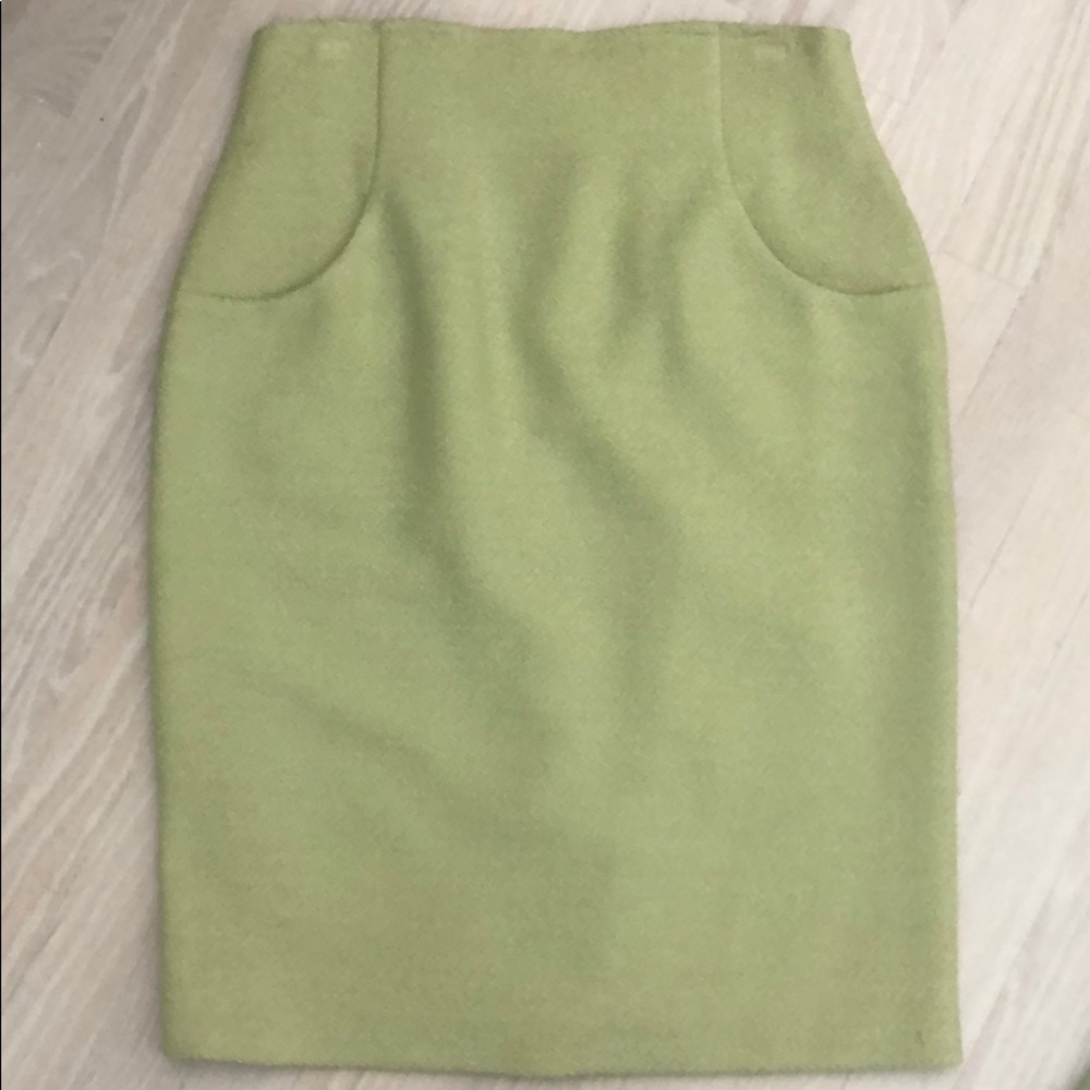 Vintage CHANEL Boutique Green Skirt Suit - Picture 5 of 8